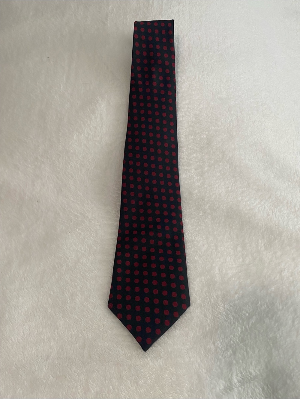 Kailong 100% Silk Men's Black Tie with Red Polka Dot Pattern